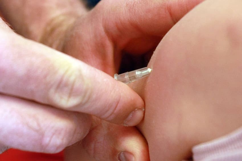 Germany set to bring in fines, kindergarten bans if parents refuse vaccinations