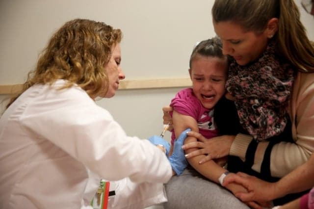 Swiss MPs call for fines for parents who fail to vaccinate kids against measles