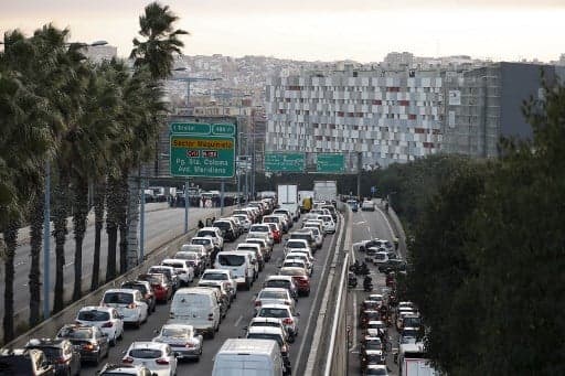 Barcelona poised to introduce congestion charge in bid to cut pollution