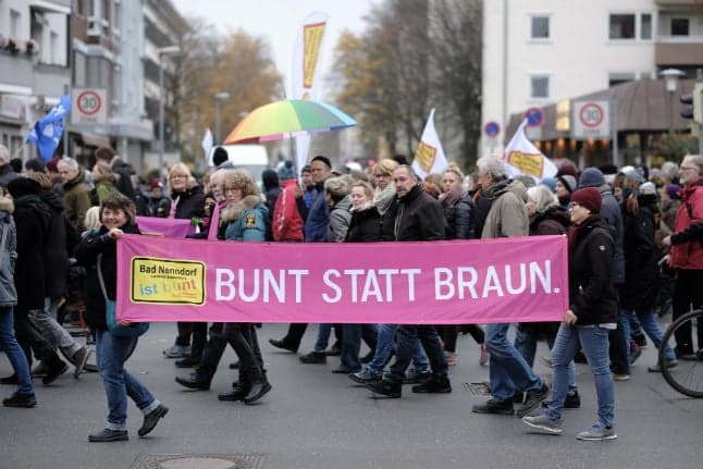 Thousands march in Hanover to protest far-right demo