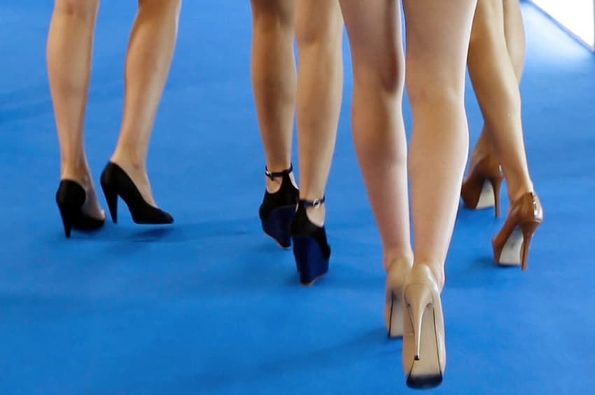Why do French women suffer from 'heavy legs'?