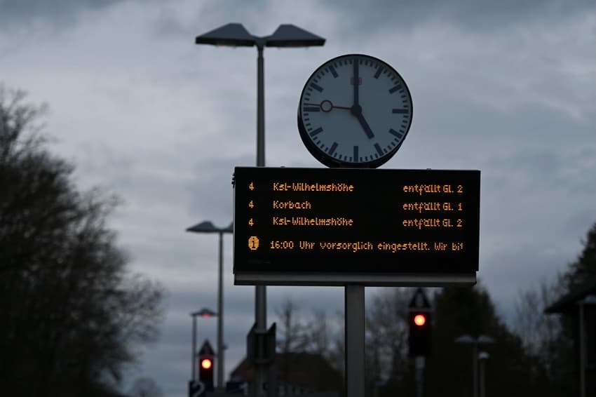 Deutsche Bahn halts rail services throughout Germany as storm intensifies