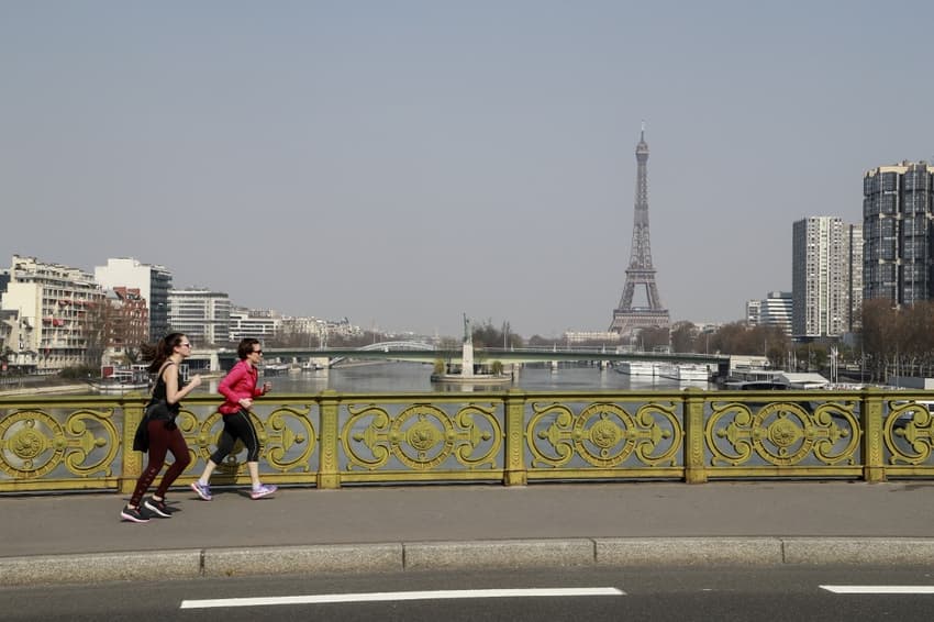 Paris extends daytime jogging ban, but other départements end restriction