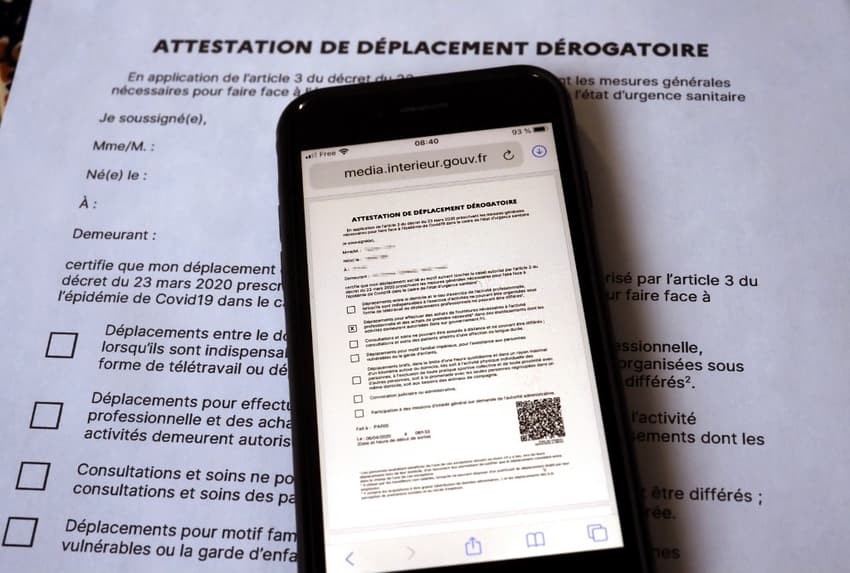 How does France's new smartphone version of the lockdown permission form work?