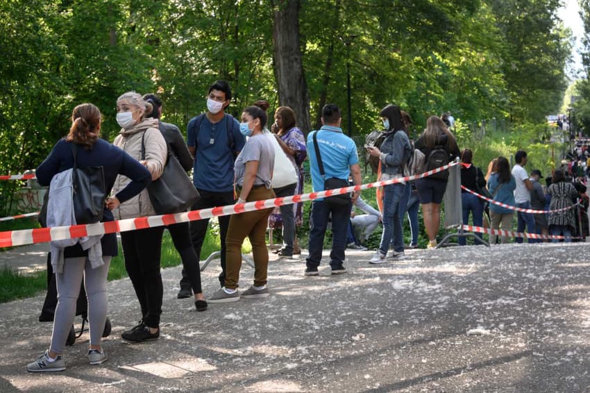 Coronavirus crisis lays bare poverty in Geneva as thousands queue for food