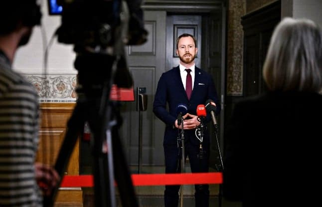 Danish parties clash over borders in lockdown talks