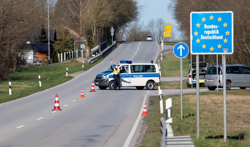 Germany and Austria draw up plan to reopen border