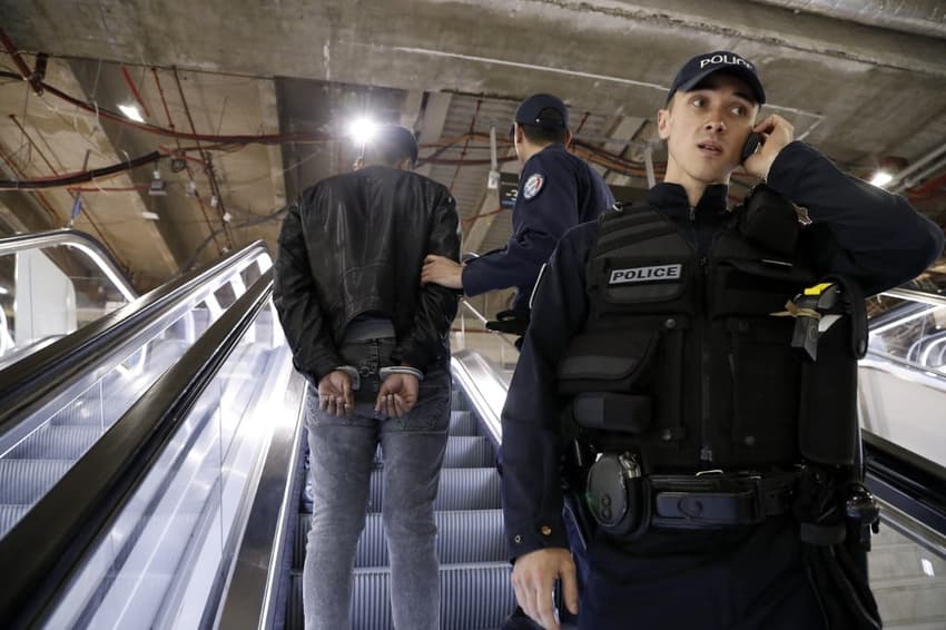 Paris pickpocket victims can now file a complaint in Metro stations
