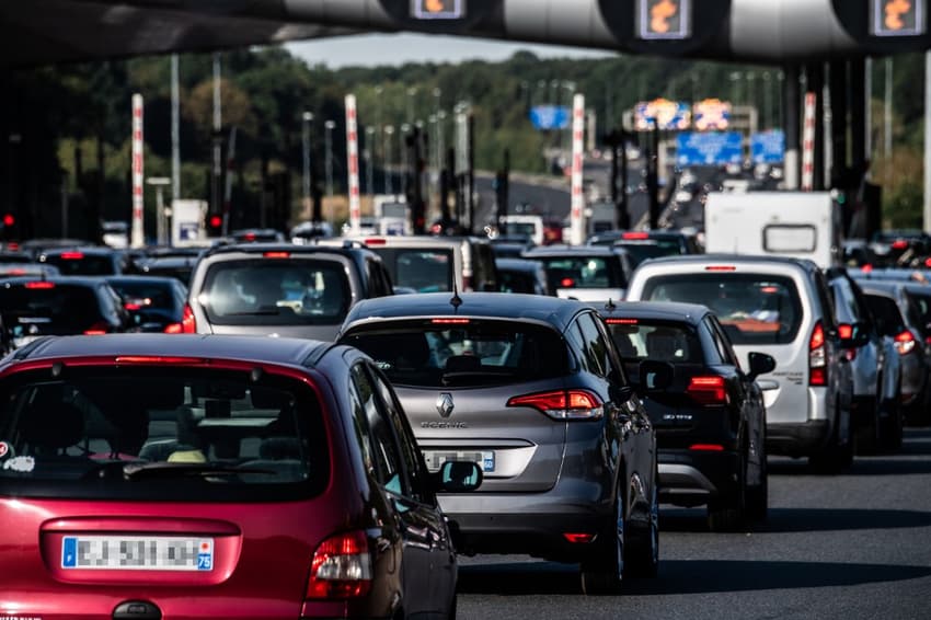 Sweltering France posts traffic jam record