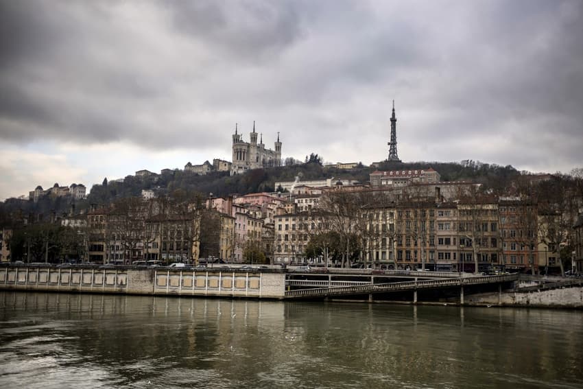 Thieves seize €9 million in France cash heist