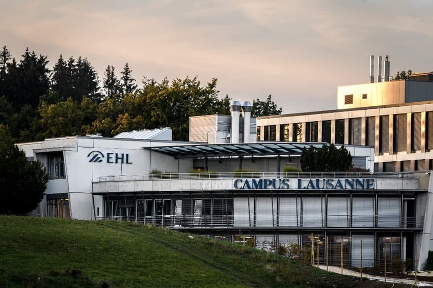 2,500 students locked down at elite Swiss school over virus