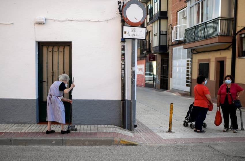 Madrid mulls extending confinement zones as all residents advised to 'restrict movements'
