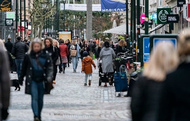 Coronavirus: Concern in Malmö over busy squares and shopping centres