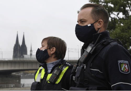 Why reluctance to wear masks is leading to stress for German police forces