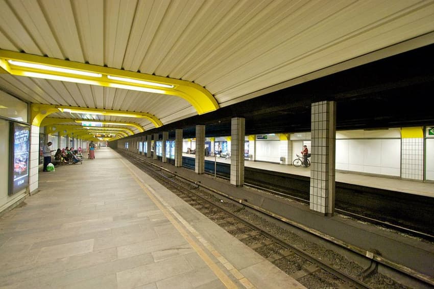Oslo Metro to remove ticket machines and place card readers on board trains