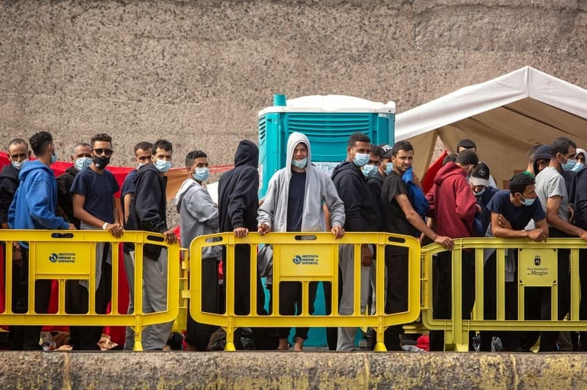 Spain seeks diplomatic deals to stem Canary Islands migrant surge