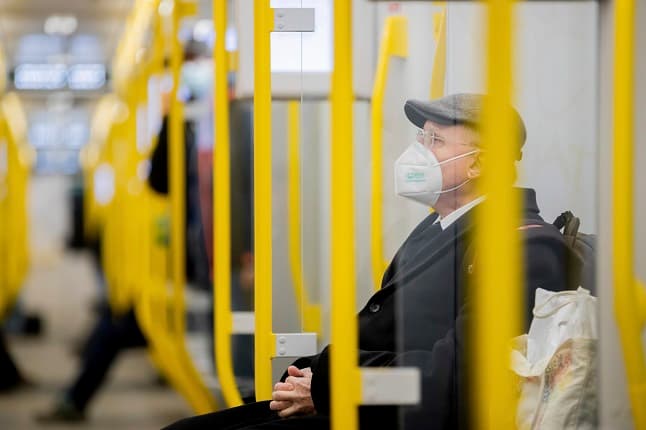 Swedish Public Health Agency: Wear medical masks on public transport