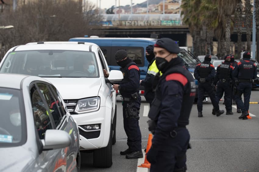 LATEST: Spain's regions tighten restrictions as experts call for new lockdown