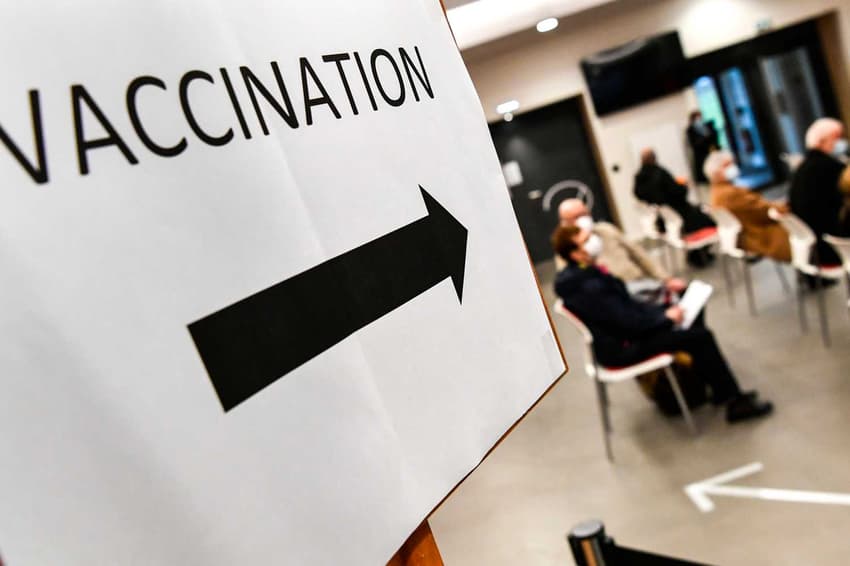 Swiss canton postpones second vaccine doses by six weeks