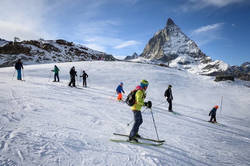 Switzerland heavily criticised for welcoming foreign skiers