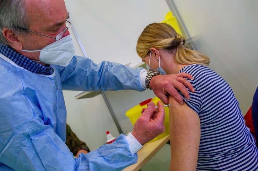 Bavaria and Saxony push for new vaccine strategy amid worries over Czech border
