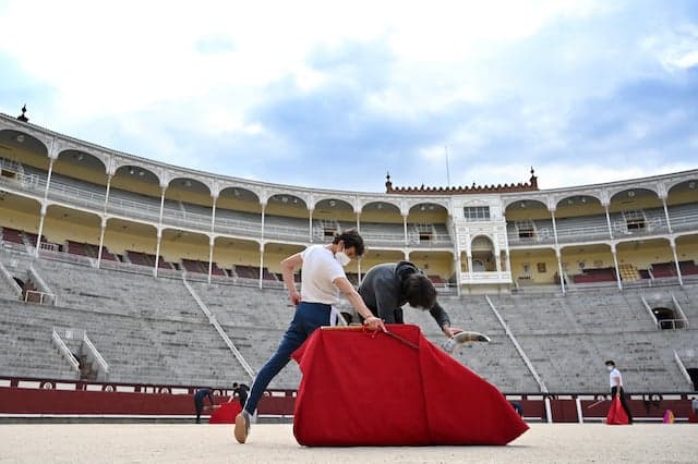 How the pandemic has put the careers of Spain's trainee bullfighters on hold