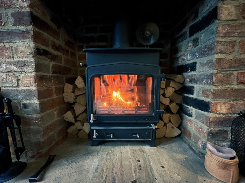France to bring in new environmental rules on log burners and open fires