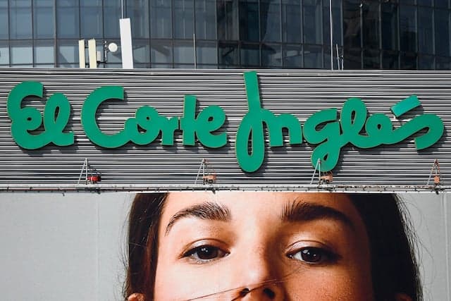 Spain's flagship department store El Corte Inglés posts record losses