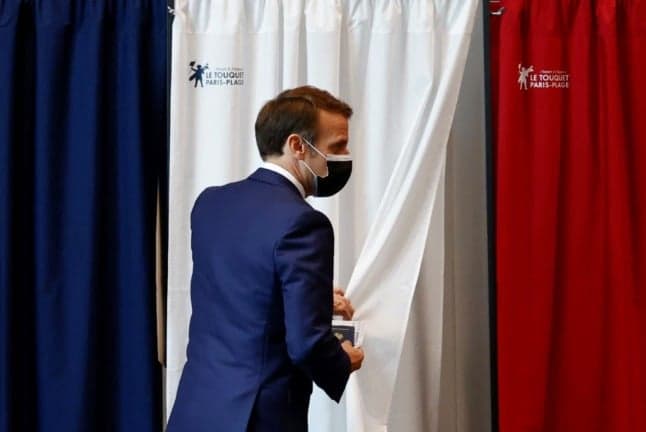 French regional elections: Voters stay away as Macron suffers bad night