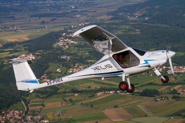 Danish air force buys electric planes to cut emissions