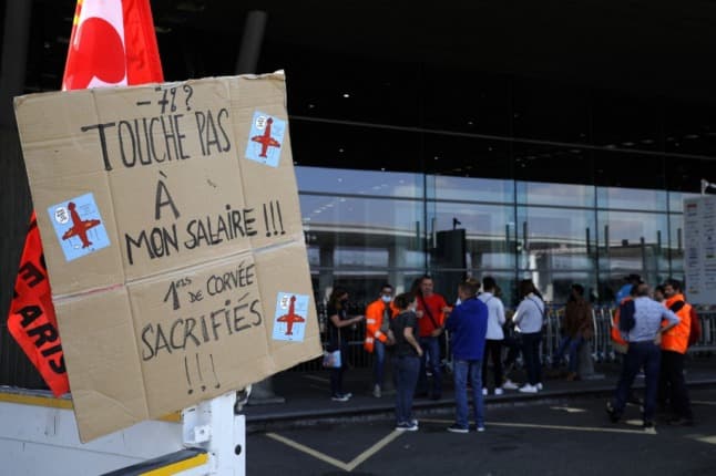 Travellers warned to expect disruption as French airport workers strike