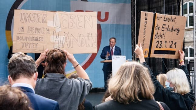 German election roundup: Climate pressure, coalition flirting and the end of 'Merkron'