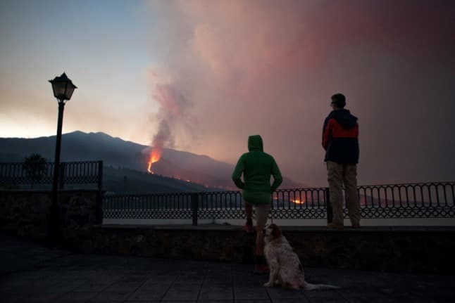 Volcano forces hundreds more to flee homes in La Palma
