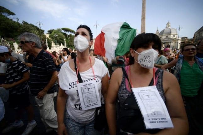 Just over half of Italians support green pass requirement for workers, says study