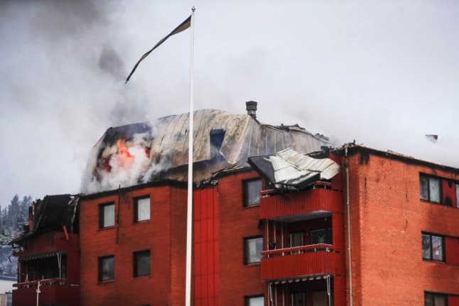 One dead after apartment building fire in northern Swedish town