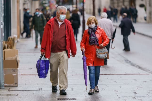 Spain to make face masks compulsory outdoors again