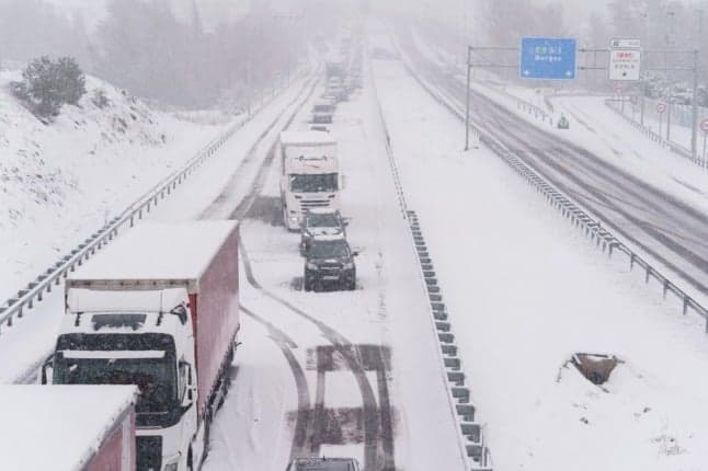 Spain urges holidaymakers to head home early due to snow and strong wind warnings