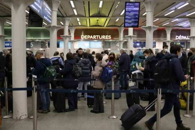 Thousands rush to beat Covid travel restrictions between France and the UK