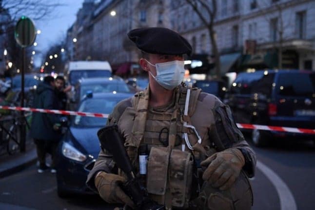 UPDATE: Two women freed after being held hostage in Paris shop