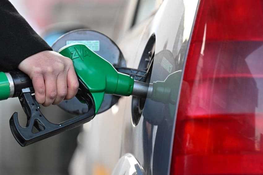 EXPLAINED: How France's fuel price rebate works