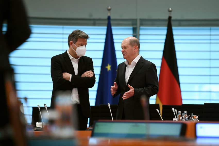 Pressure grows on Scholz as German delegation visits Ukraine