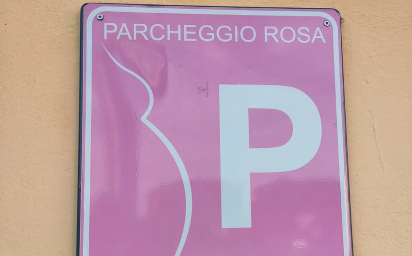 Parking in Italy For Visitors – Complete Guide & Parking Sign Translations  - Mom In Italy