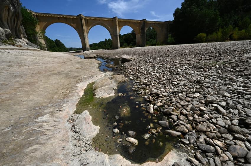 France faces very hot summer with risk of droughts and wildfires, forecasters warn