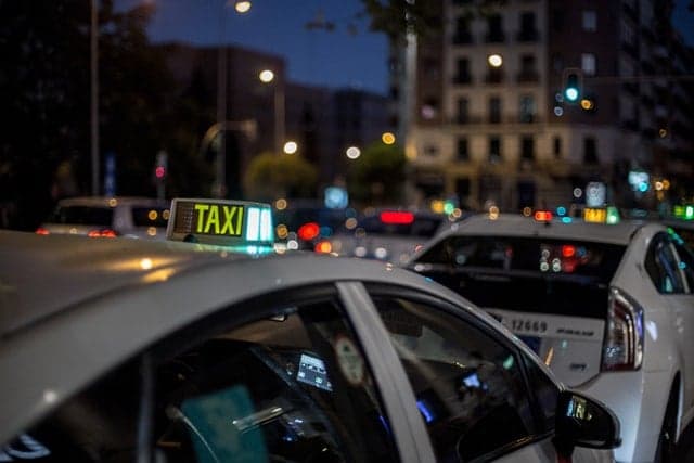 Uber expands into Italy's taxi market with new partnership