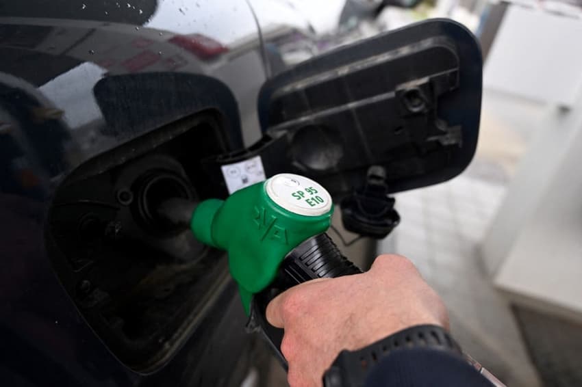 France increases fuel rebates for drivers