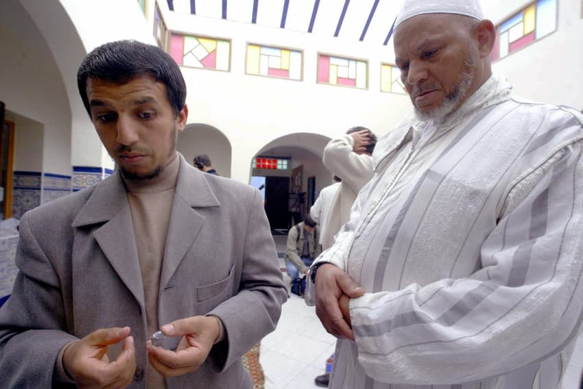 France to expel imam for 'hate speech'