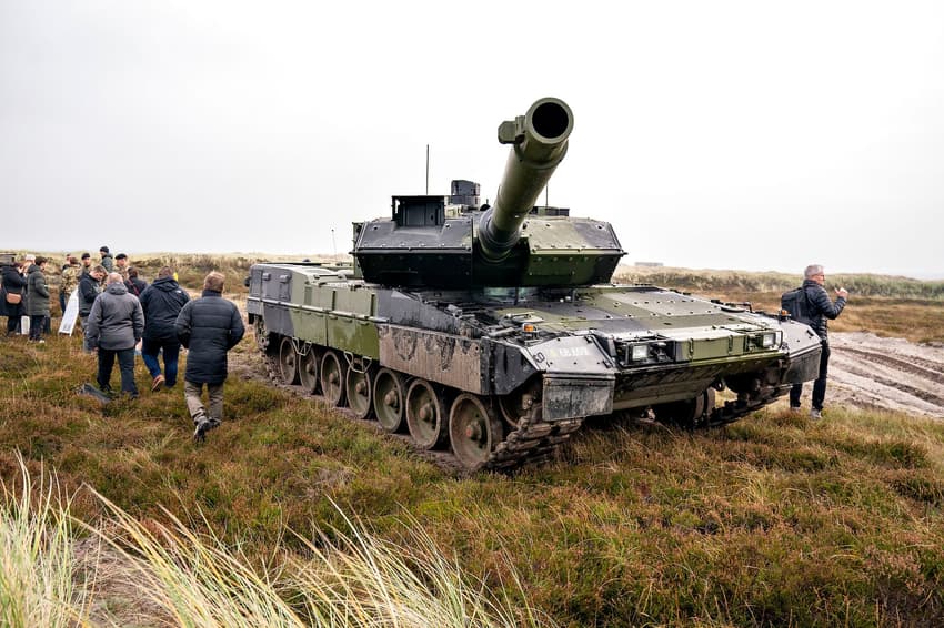 Germany aims to get first Leopard tanks to Ukraine by April