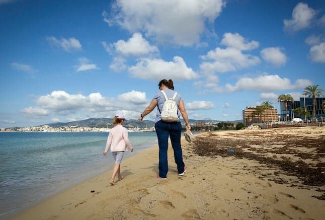 Single parents in Spain: What benefits and aid are you eligible for?