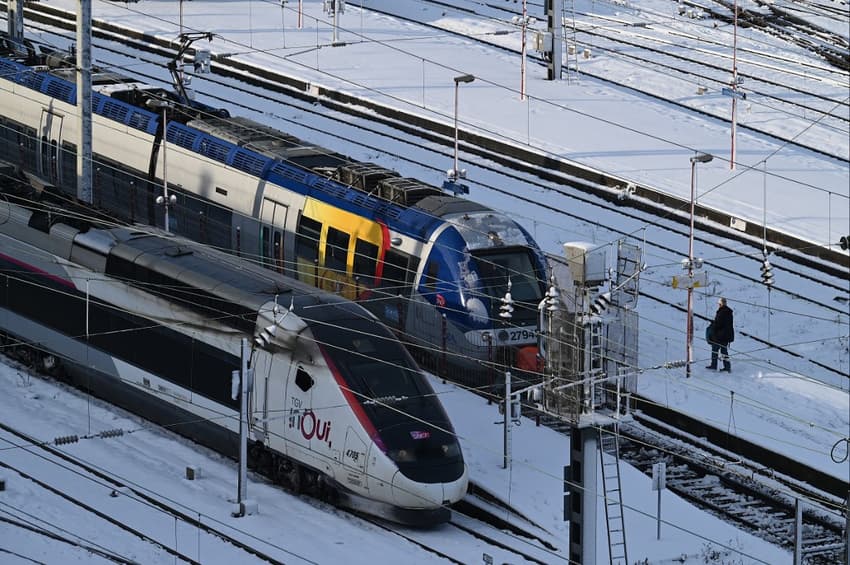 French rail workers set for regional strikes in December