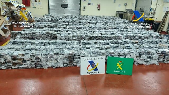 VIDEO: Police in Spain seize 5.5 tonnes of cocaine from Valencia port